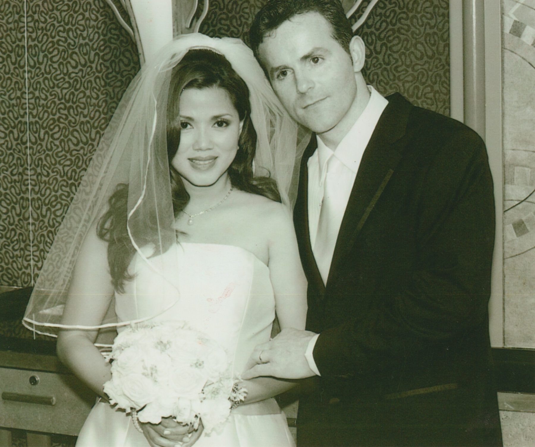 Giselle and Roberto's wedding portrait